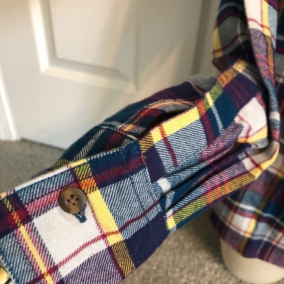 FIELD & STREAM/ lightweight woman’s flannel/ SM - Picture 2 of 12